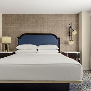 1 Bedroom 2 Room Suite